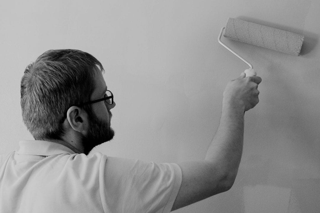 Pintar la fachada en julio: por qué el calor puede arruinar el trabajo antes de agosto