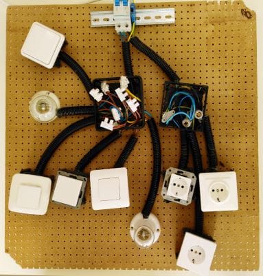 Instalación eléctrica del hogar: normativa, señales de peligro y cuándo renovar