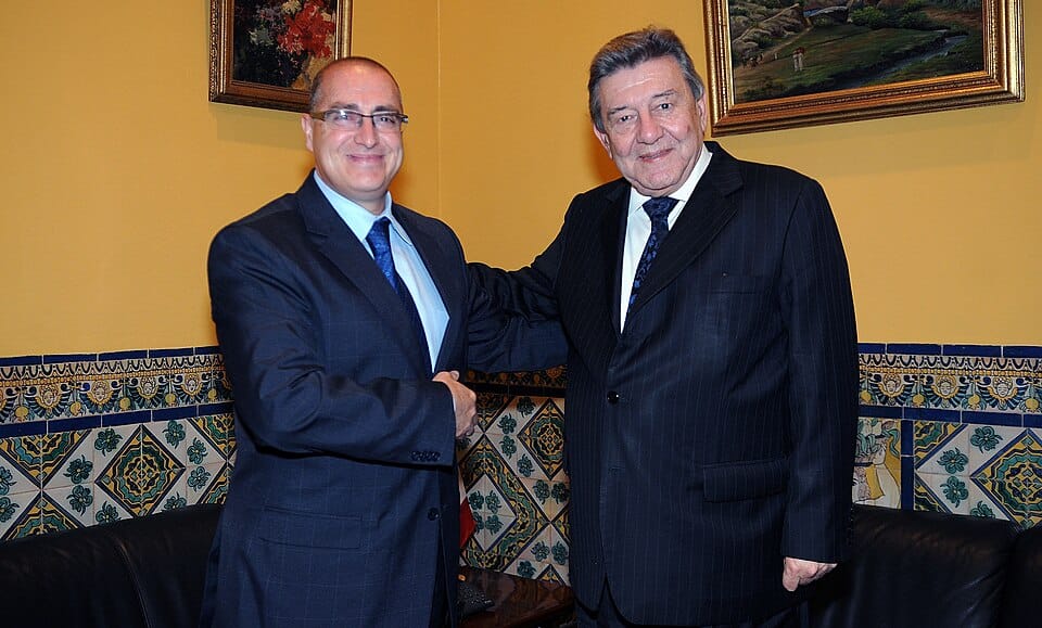 Cómo tratar y prevenir la carcoma en vigas y muebles de madera